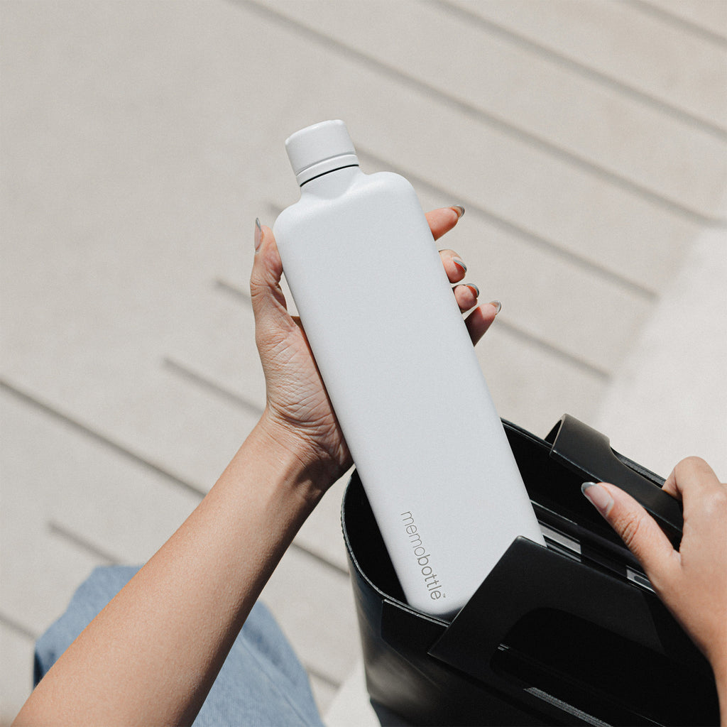 Flat Water Bottle 750ml - PC Silicone Slim Leak-Proof Bottle With Strap, Perfect For Travel & Outdoor
